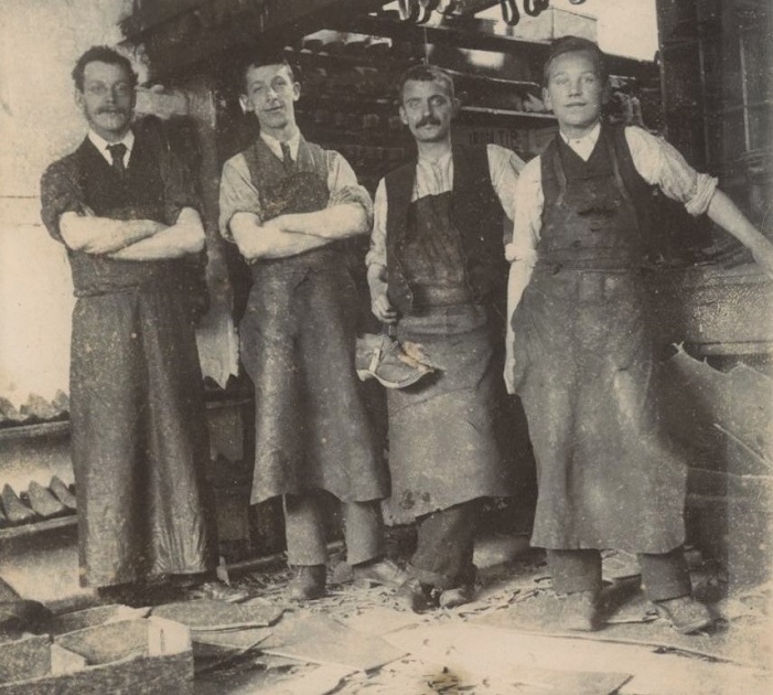Chippindale's Shoe Shop 1895