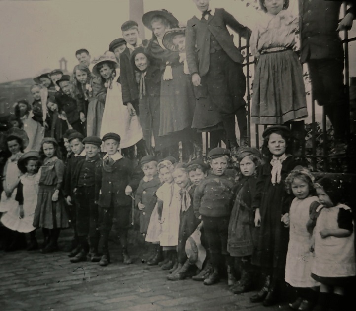 Queen Street Chapel - Children 1909