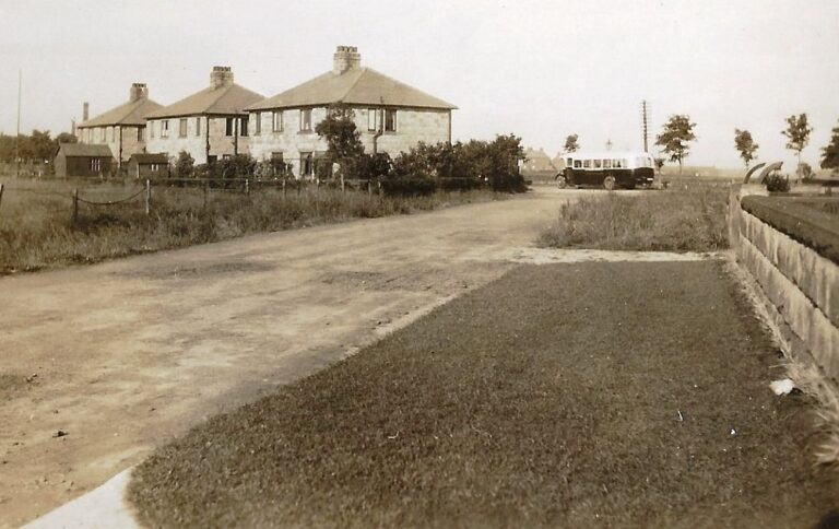 Yeadon Rafa Club Aerodrome & 609 (West Riding) Squadron RAF Yeadon (1) 1920s - 1960s ...