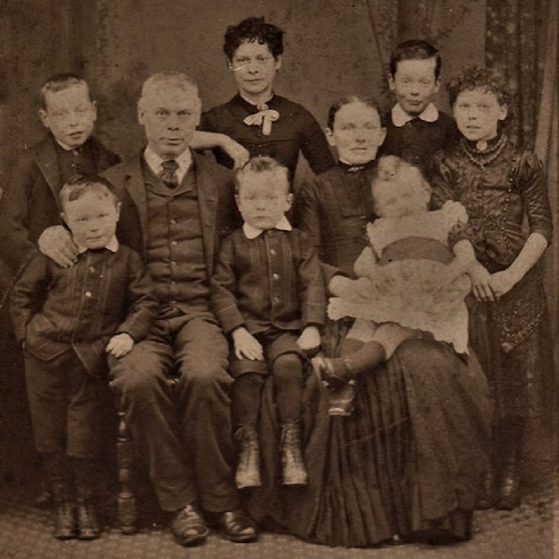 William Brayshaw & Family - Aireborough Historical Society