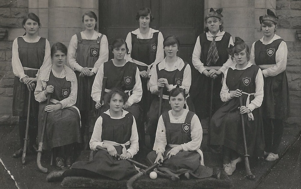 Yeadon & Guiseley Secondary School - Girls Hockey Team 1921